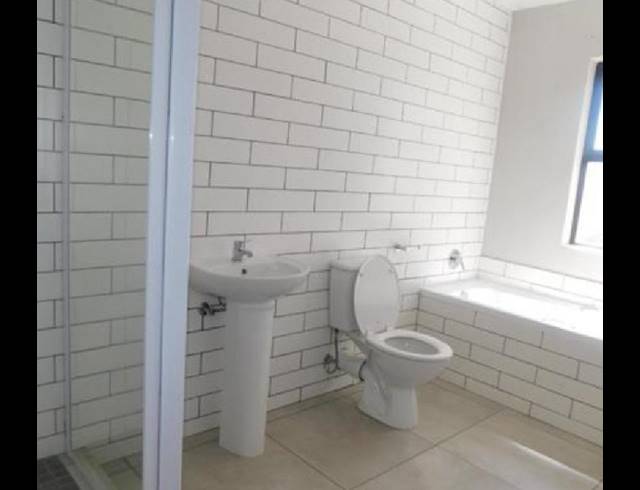 2 BEDROOM PROPERTY TO RENT IN GLEN MARAIS